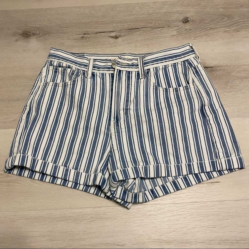 American Eagle Outfitters Striped Blue and White Denim Short, size 4
